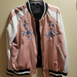 Reversible bomber jacket
